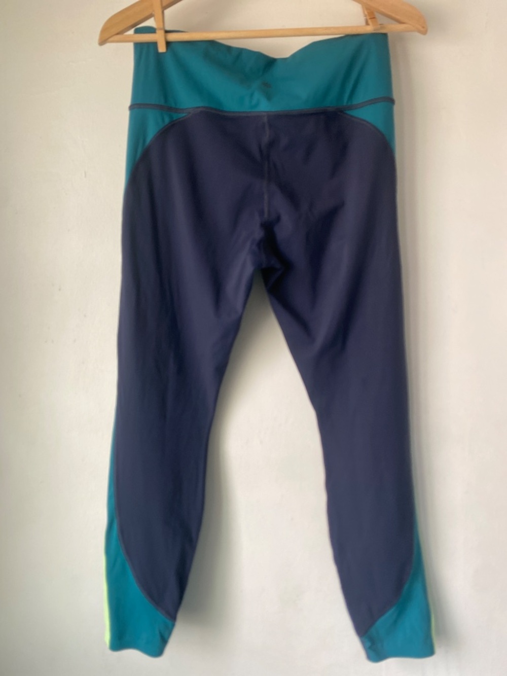 Athleta M High Rise Crunch Colorblock 7/8 Tights Leggings - Picture 4 of 11